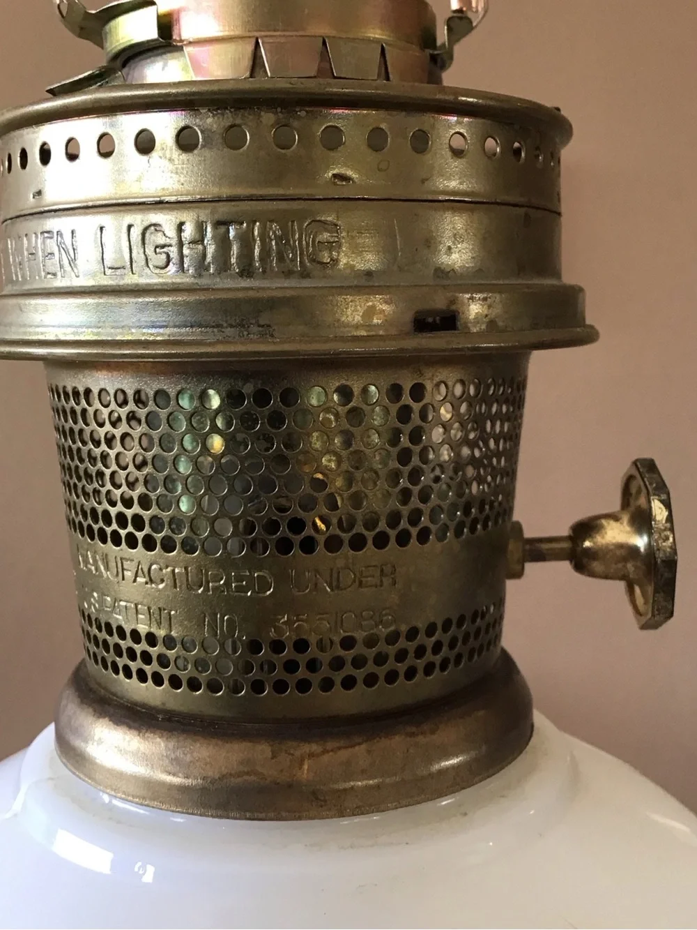 Vintage Aladdin American Classic Daisy Wheat Kerosene Oil Lamp